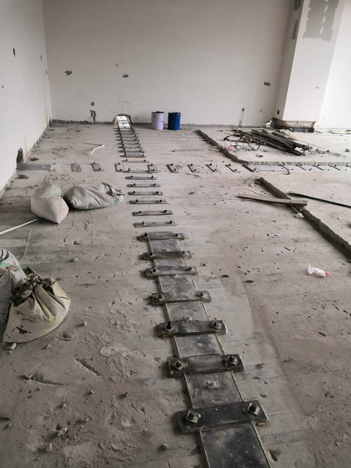 世博園盤興棟檔案室加固博大廣場(chǎng)